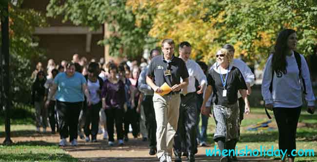 Walking People