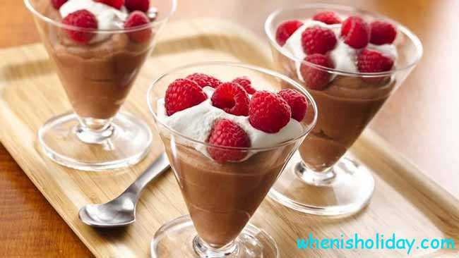 Chocolate Mousse with raspberries