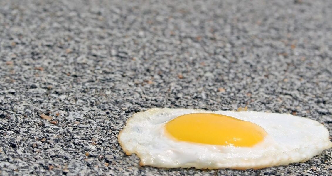 A day of frying scrambled eggs on the sidewalk